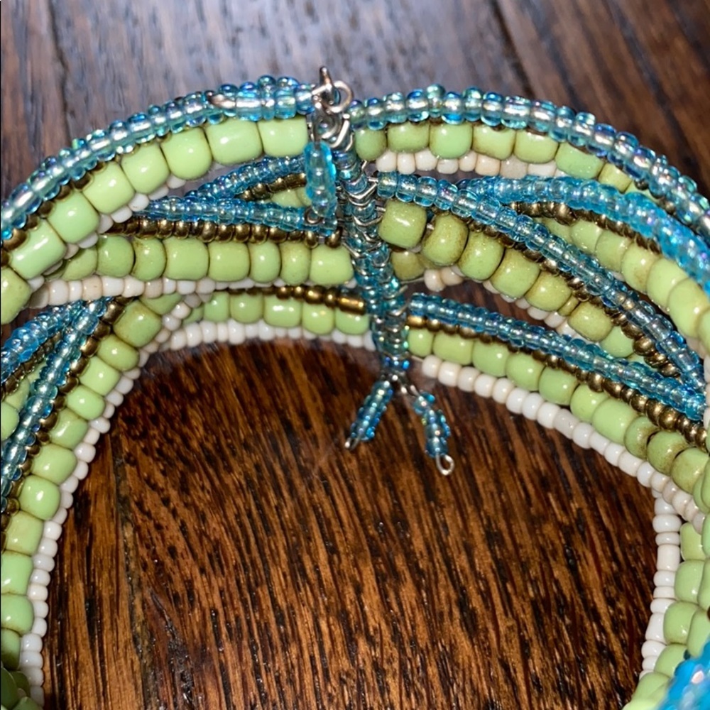 Beaded cuff bracelet. Beautiful!! - Picture 5 of 6